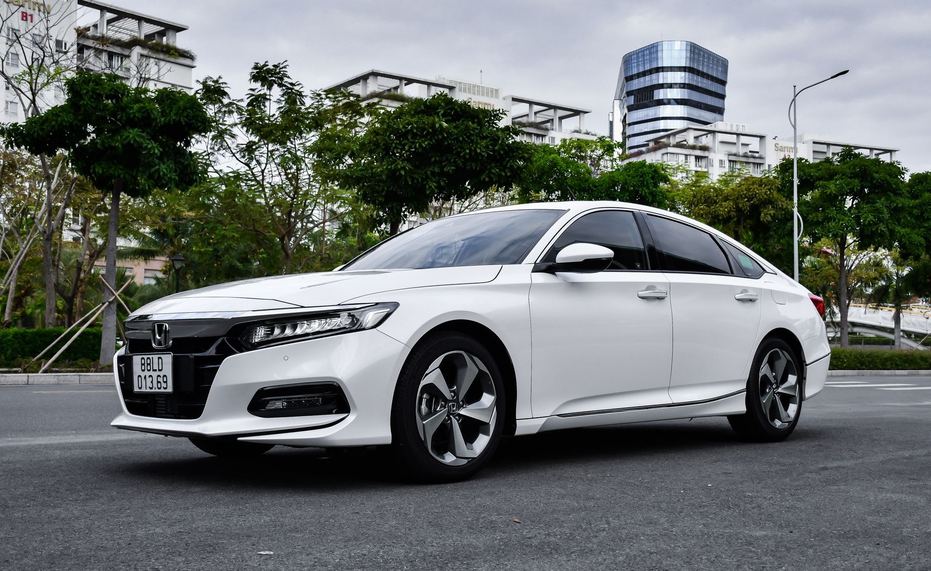 HONDA ACCORD - Hình ảnh, Thông số kỹ thuật, Giá lăn bánh