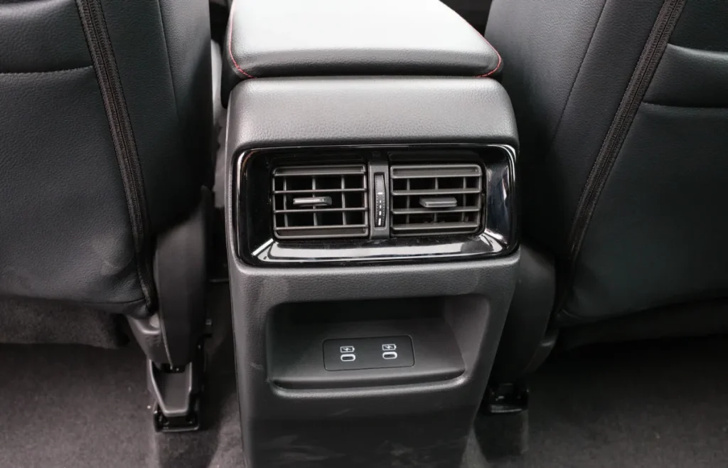 Cửa gió điều hòa hàng ghế sau