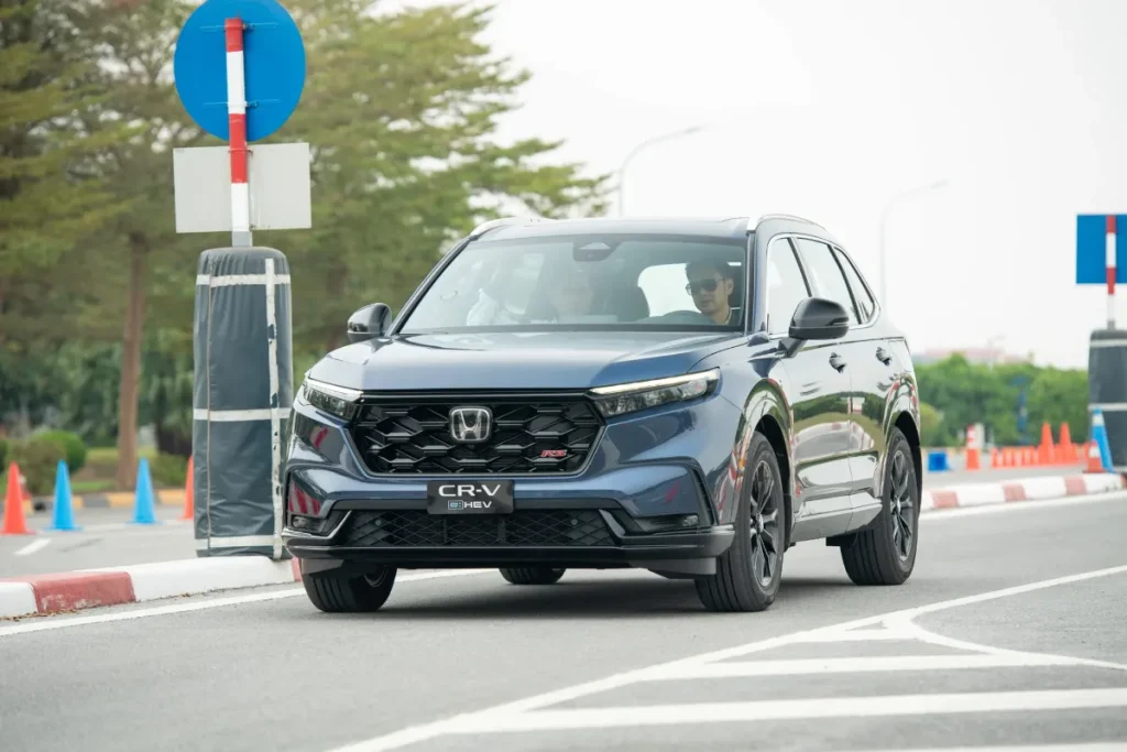Đầu xe CR-V e:HEV RS 2026